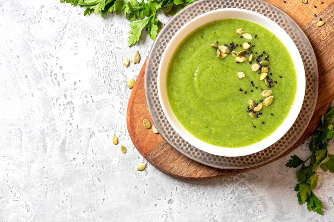 Crema de verduras vegana con proteína vegetal