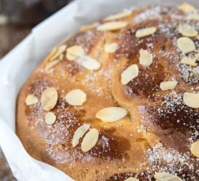 Pan de Pascua alto en proteína